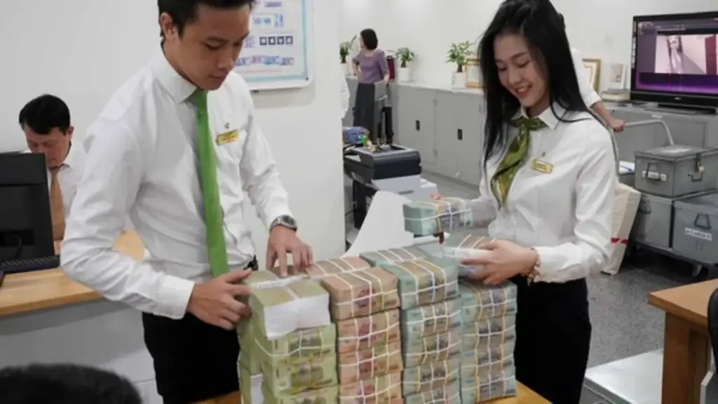 Lãi suất liên ngân hàng lên gần 11%/năm