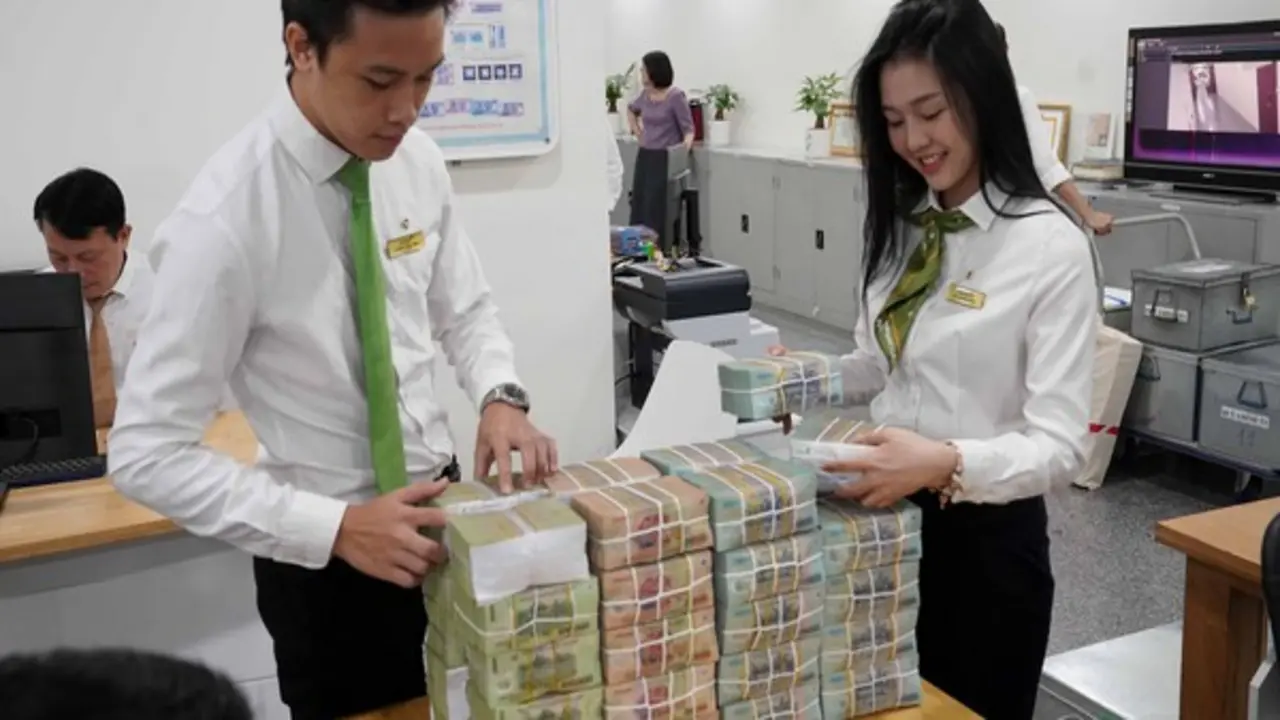 Lãi suất liên ngân hàng lên gần 11%/năm