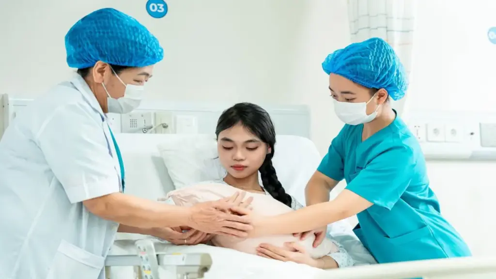Lần đầu đề xuất bộ tiêu chí riêng cho trường đào tạo y dược, luật