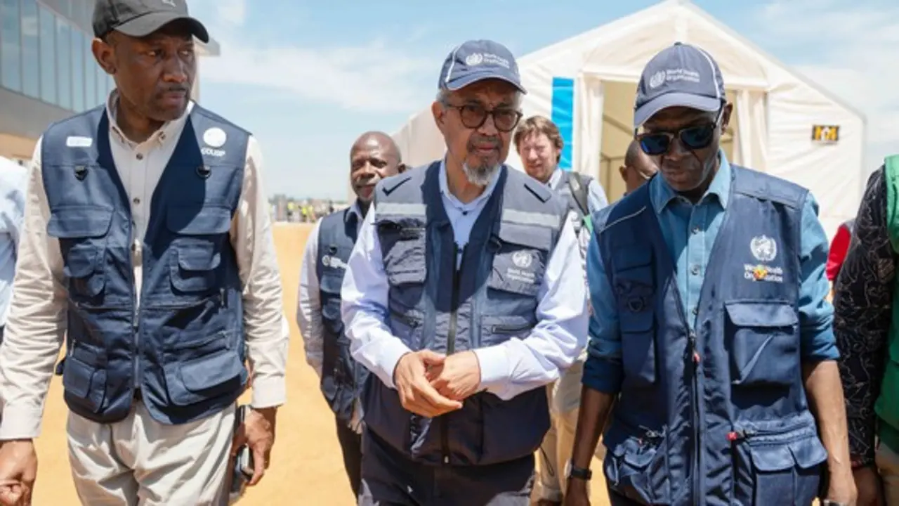Lãnh đạo WHO đi vào tâm dịch Ebola