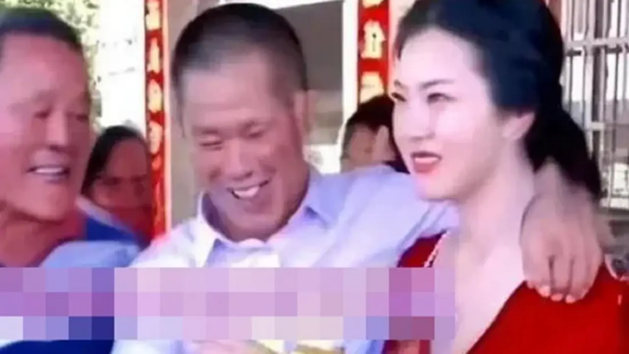 Lấy chồng hơn 30 tuổi, cô gái 20 tuổi khiến cả làng "ngỡ ngàng"
