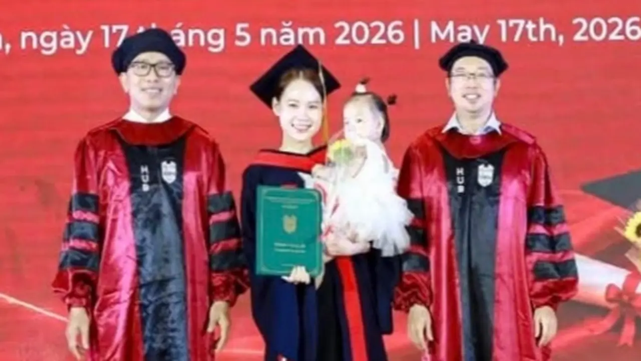 Lễ tốt nghiệp đặc biệt của nữ thạc sĩ: ngày nhận bằng có thêm người đồng hành