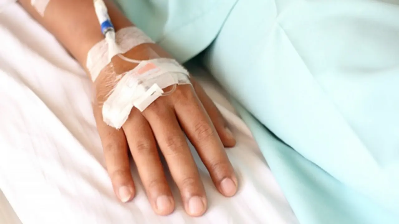 Lén cho con ăn xôi trước giờ mổ vì sợ "đuối sức", bé 10 tuổi suýt nguy kịch