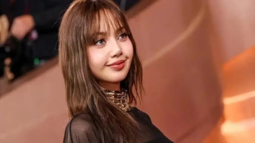 Lisa (BlackPink) nói gì về việc chia tay bạn trai tỉ phú?