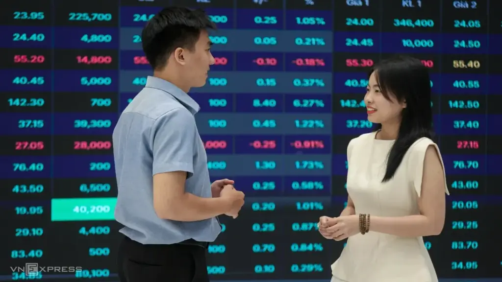 Loạt doanh nghiệp trả cổ tức tiền mặt cao hơn lãi tiết kiệm ngân hàng