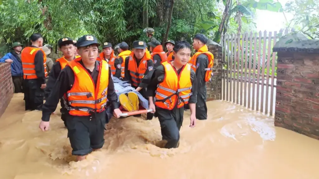 Lũ sông Bằng Giang lên nhanh, Cao Bằng sơ tán dân