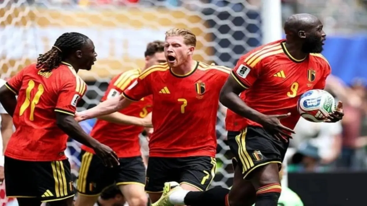 Lukaku sắm vai người hùng, Bỉ thoát thua đầy may mắn