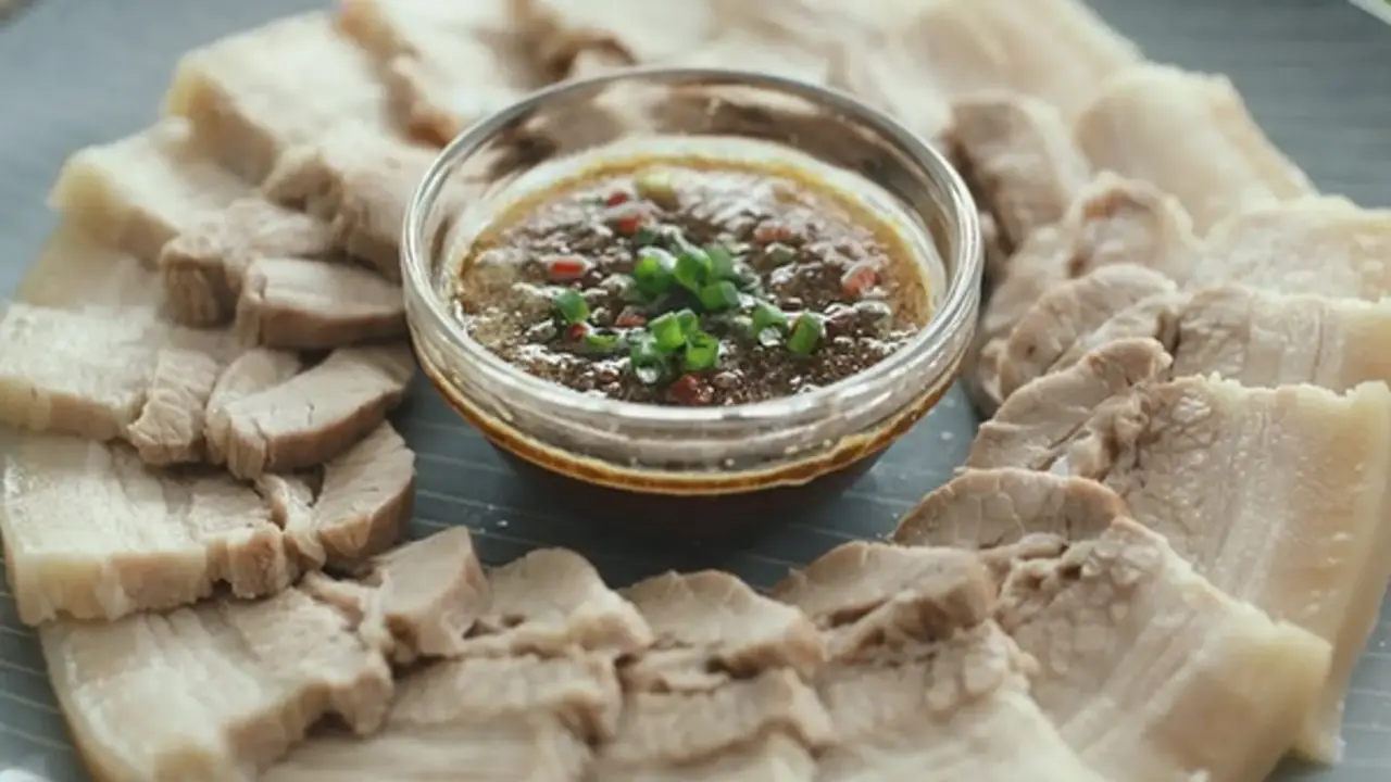 Luộc thịt lợn muốn trắng đẹp, không hôi, hãy nhớ mẹo đơn giản này