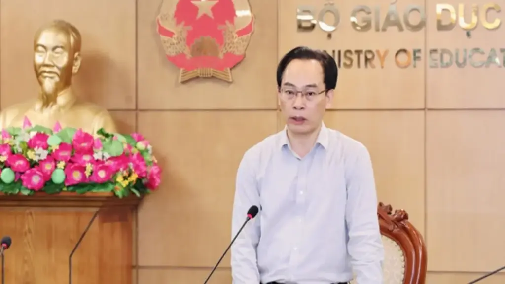 Lượng thí sinh đăng ký thi tốt nghiệp THPT tăng mạnh, gây áp lực lớn
