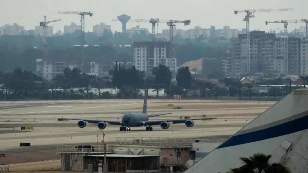 Lý do Mỹ ồ ạt rút máy bay tiếp nhiên liệu khỏi sân bay Israel