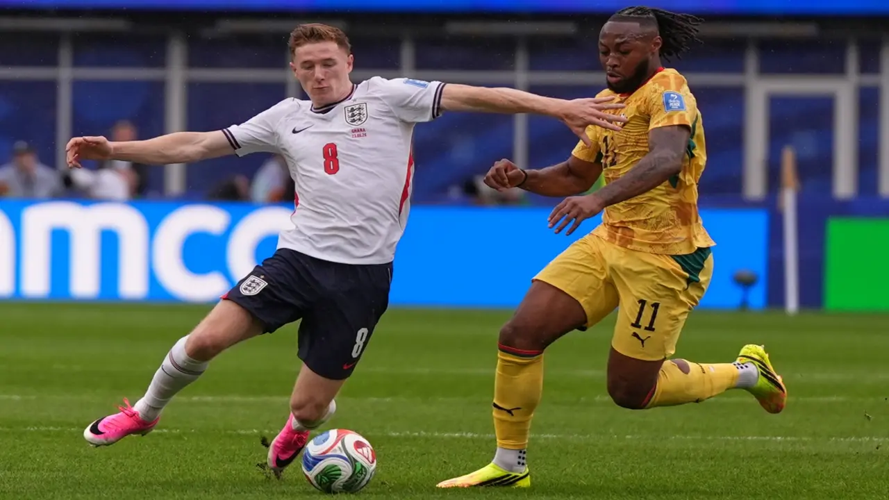 Man City mua siêu tiền vệ giá 'khủng' giữa mùa World Cup