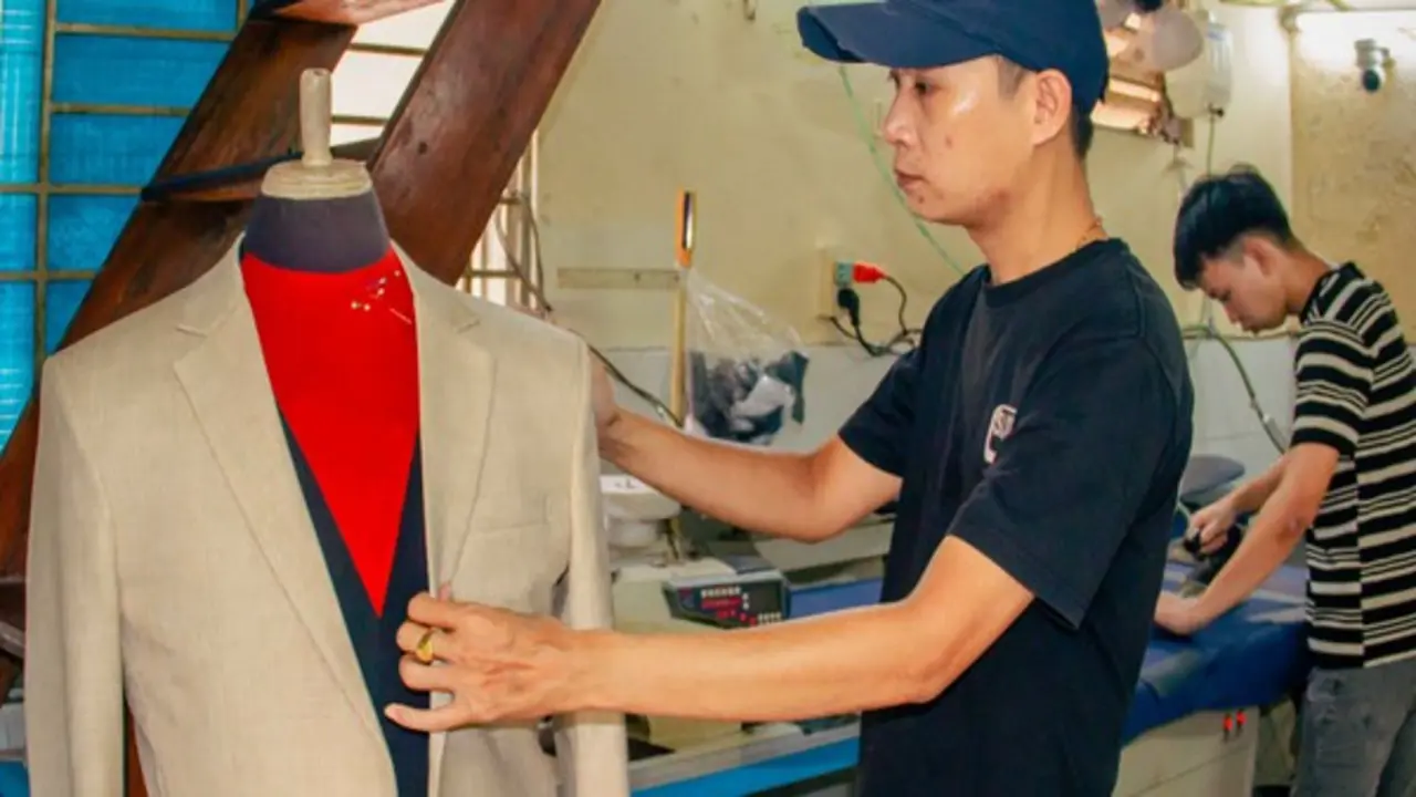 May vest siêu tốc ở phố Hội