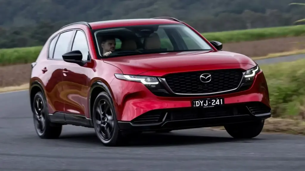 Mazda CX-5 hybrid mới hứa hẹn được định giá 'mềm' hơn đối thủ, nhưng khó áp dụng ở Việt Nam?