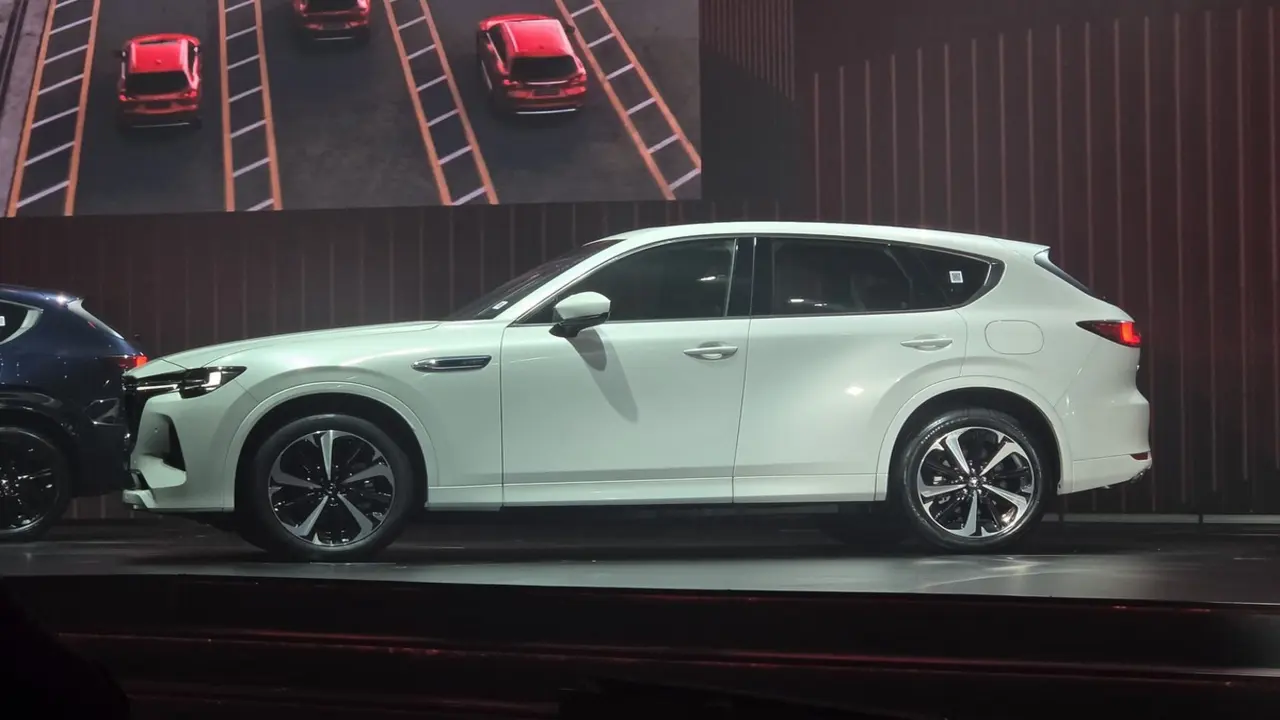Mazda CX-60 chốt giá 1,699 tỉ ở Việt Nam: Máy hybrid 280 mã lực, AWD, to cỡ Mercedes-Benz GLC