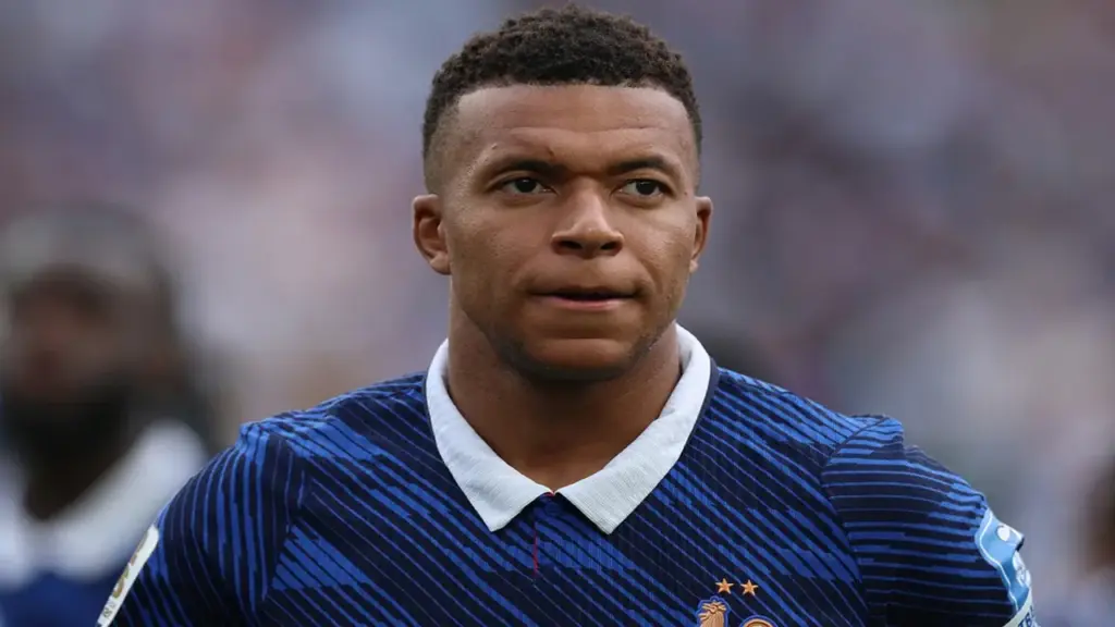 Mbappe tố đội vệ sinh không dọn dẹp tốt cho Pháp ghi bàn