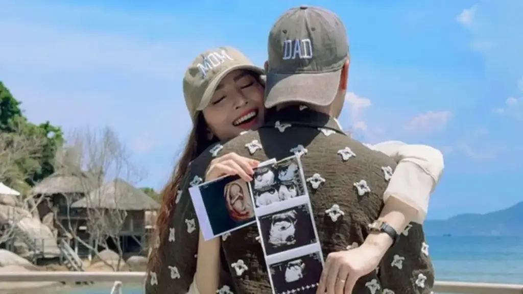MC Mù Tạt thông báo tin vui sau 3 tháng kết hôn