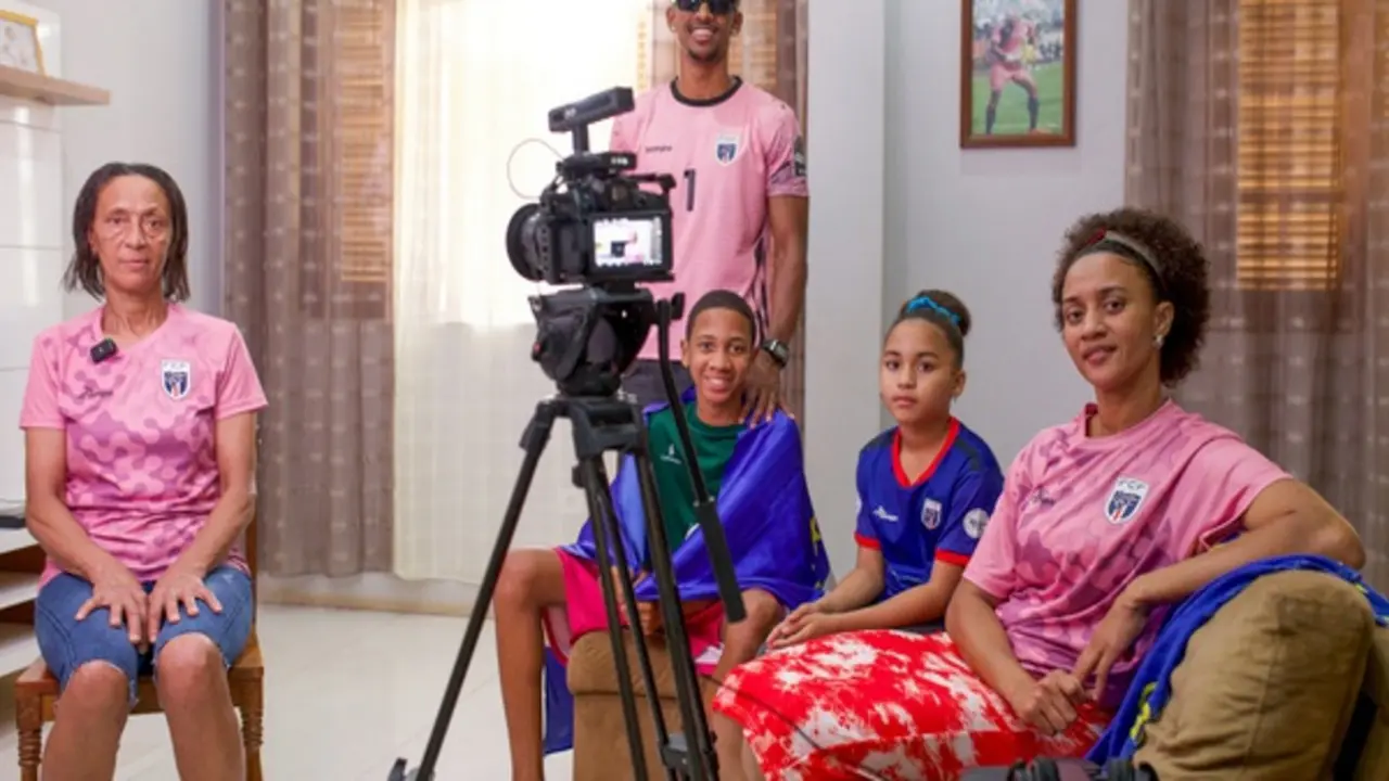Mẹ thủ môn gây địa chấn World Cup và tiên đoán khó tin: ‘Không ai có thể ghi bàn vào lưới con tôi’