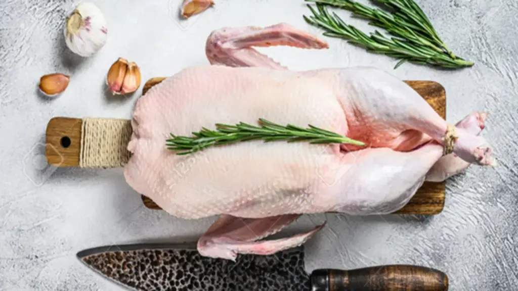 Mẹo nhổ lông vịt nhanh gọn, sạch lông măng mà nhiều người chưa biết