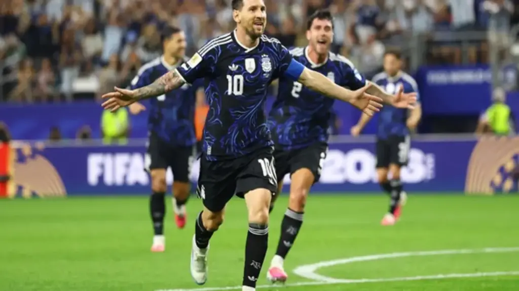 Messi chỉ mất 20 phút để lập thêm kỷ lục World Cup: Siêu phẩm đẹp như tranh vẽ
