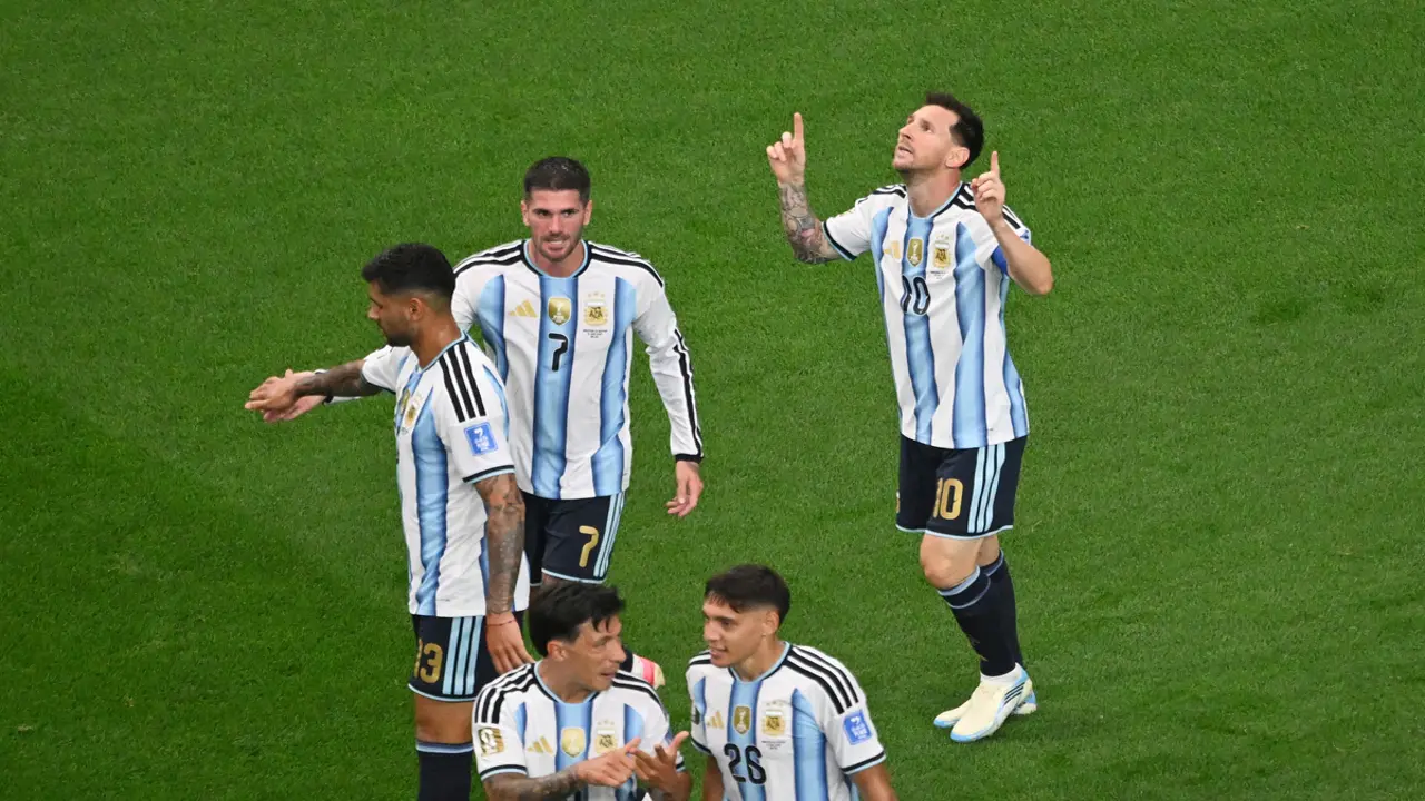 Messi phá kỷ lục ghi bàn lịch sử World Cup