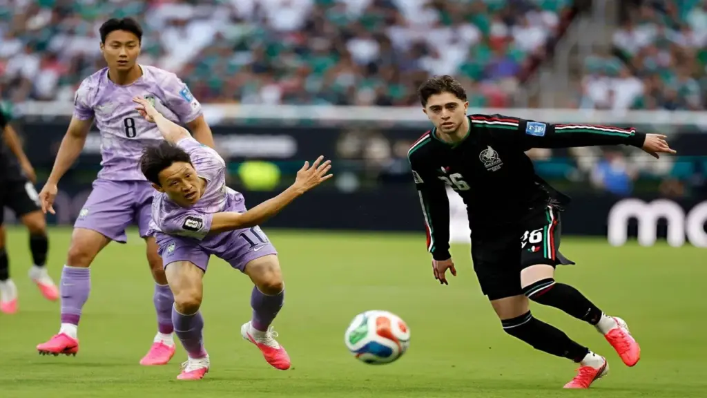 Mexico 0-0 Hàn Quốc (hiệp 1): Sôi động từ tiếng còi khai cuộc