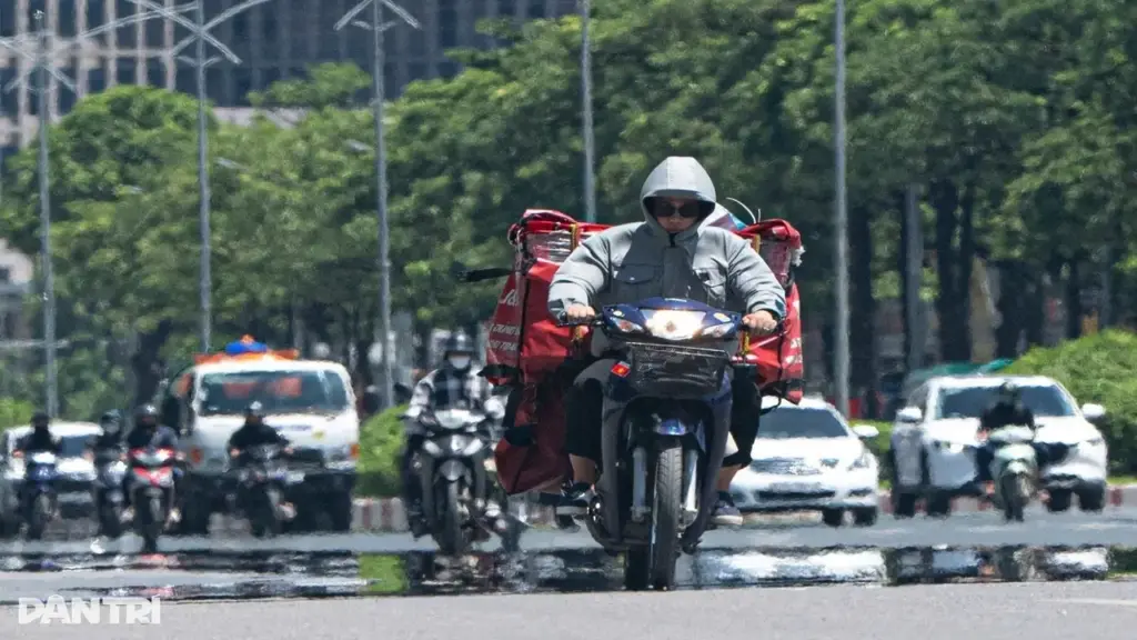 Miền Bắc, miền Trung có nơi nắng nóng đến 39 độ C, phía Nam mưa dông