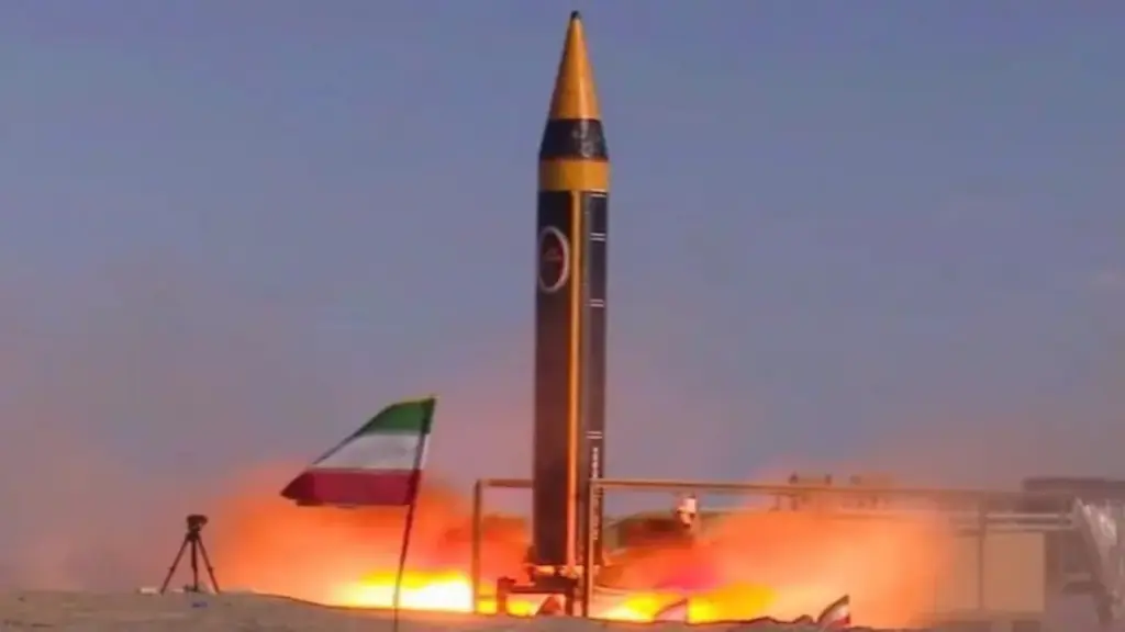 Mỹ muốn kiểm soát "huyết mạch dầu mỏ" Iran, Tehran cảnh báo đanh thép
