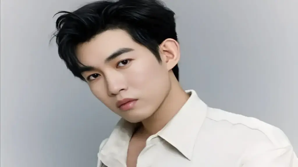 Mỹ nam phim ngắn Trung Quốc bỏ nghề, về quê bán trái cây vì AI "cướp" việc