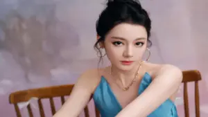 “Mỹ nhân Tân Cương” Địch Lệ Nhiệt Ba đang hẹn hò thiếu gia kém 8 tuổi?