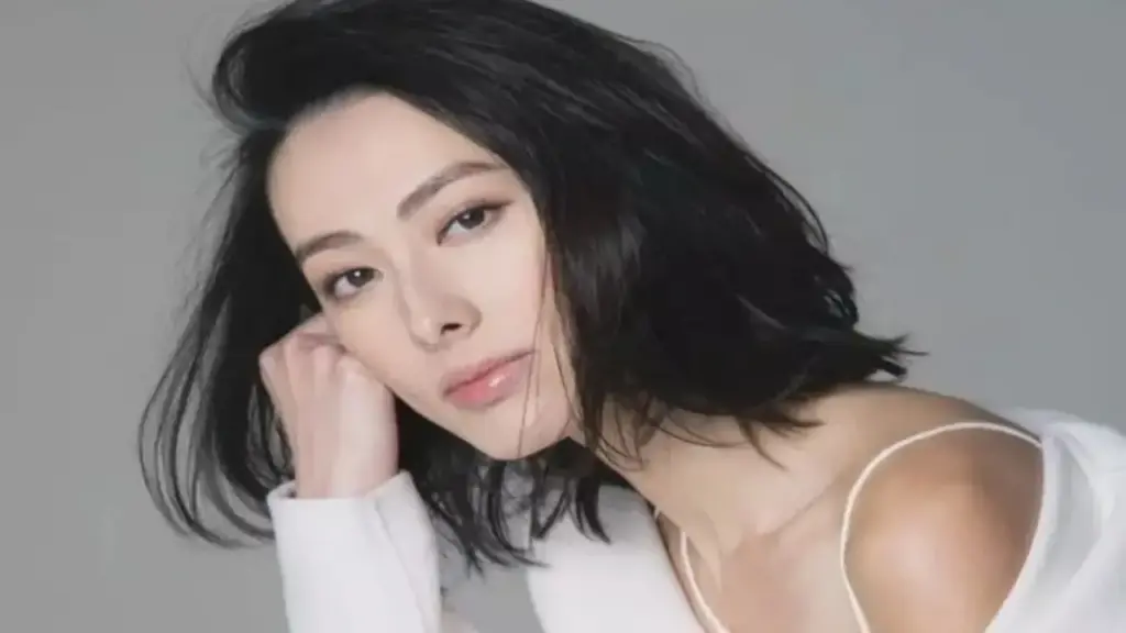 Mỹ nhân từ bỏ sự nghiệp ở tuổi 20 để sinh con cho tỷ phú và cái kết bất ngờ