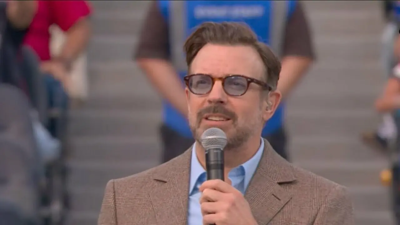Mỹ - Paraguay: 'Ted Lasso' Jason Sudeikis xuất hiện