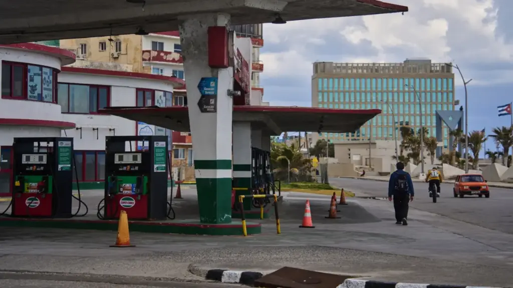 Mỹ trừng phạt công ty dầu khí nhà nước Cuba, Havana lập tức lên tiếng