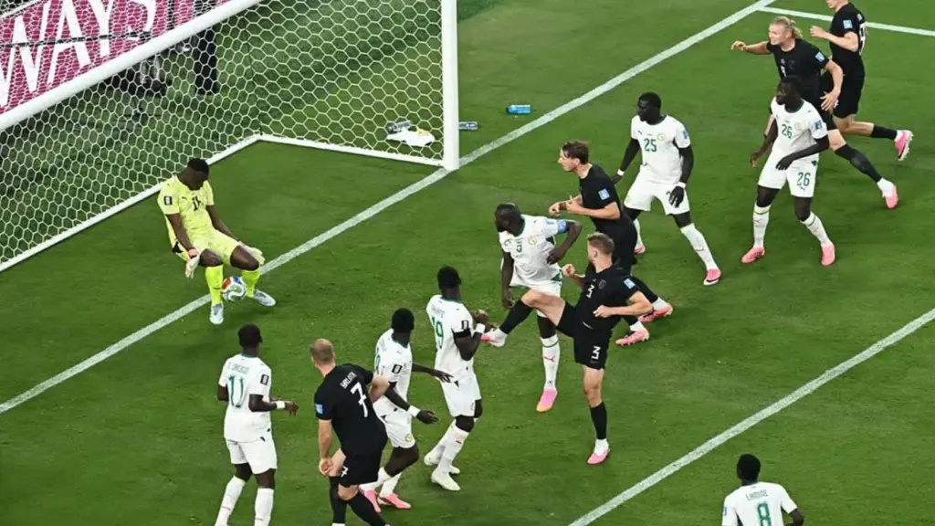 Na Uy 0-0 Senegal (H1): 4 pha phạt góc liên tiếp