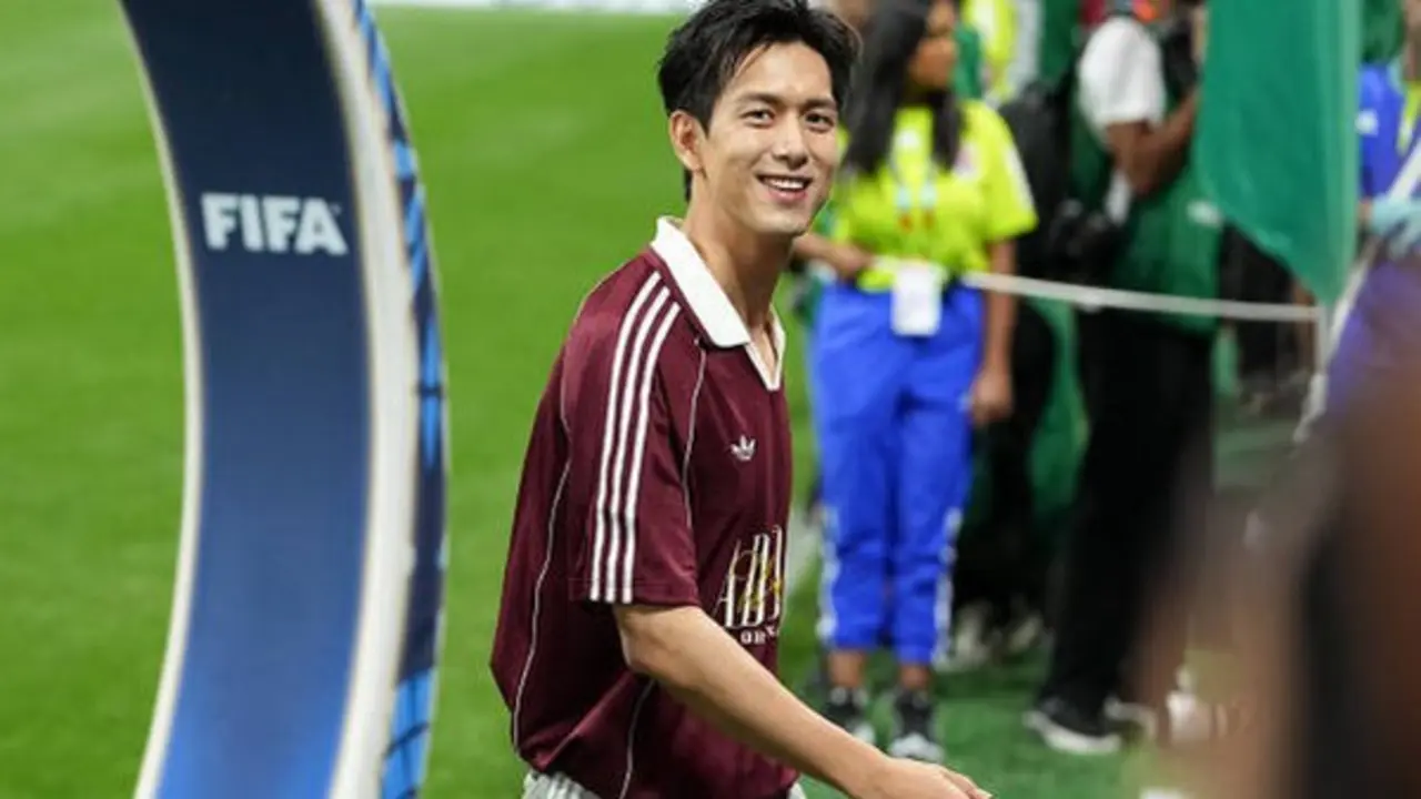 Nam diễn viên Lý Hiện trở thành tâm điểm khi xuất hiện tại World Cup