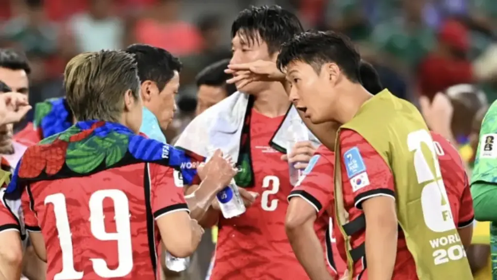 Nam Phi 1-0 Hàn Quốc (H2): Maseko mở tỷ số