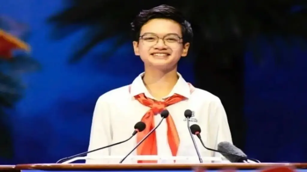 Nam sinh gây sốt tại Đại hội Đoàn: "Em ước mơ trở thành nghệ sĩ tri thức"