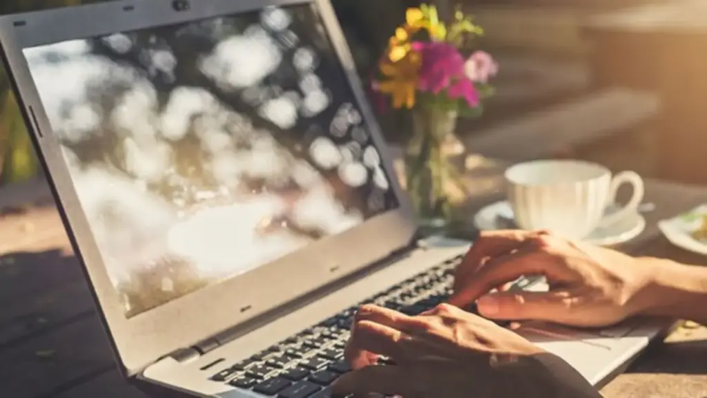 Nắng nóng gay gắt, chớ đặt laptop ở những vị trí này
