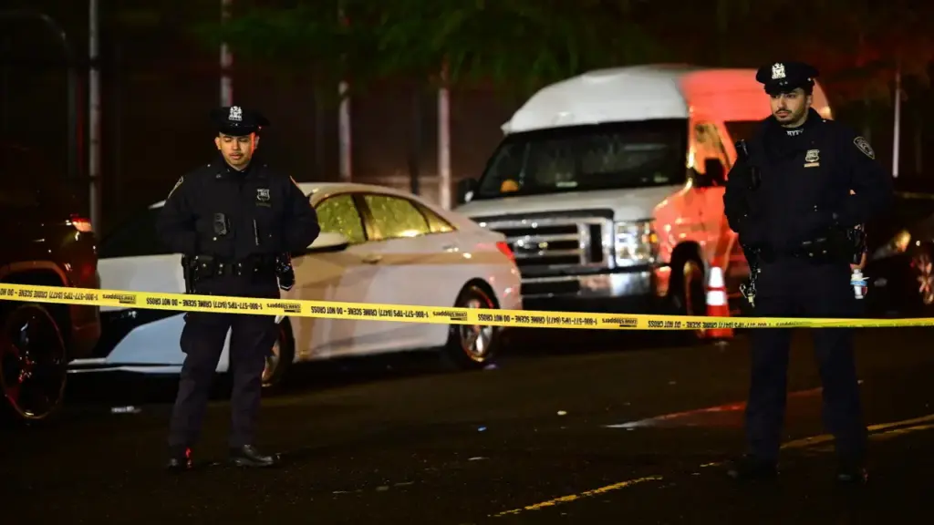 New York điều tra nhóm người bí ẩn chui lên từ ống cống