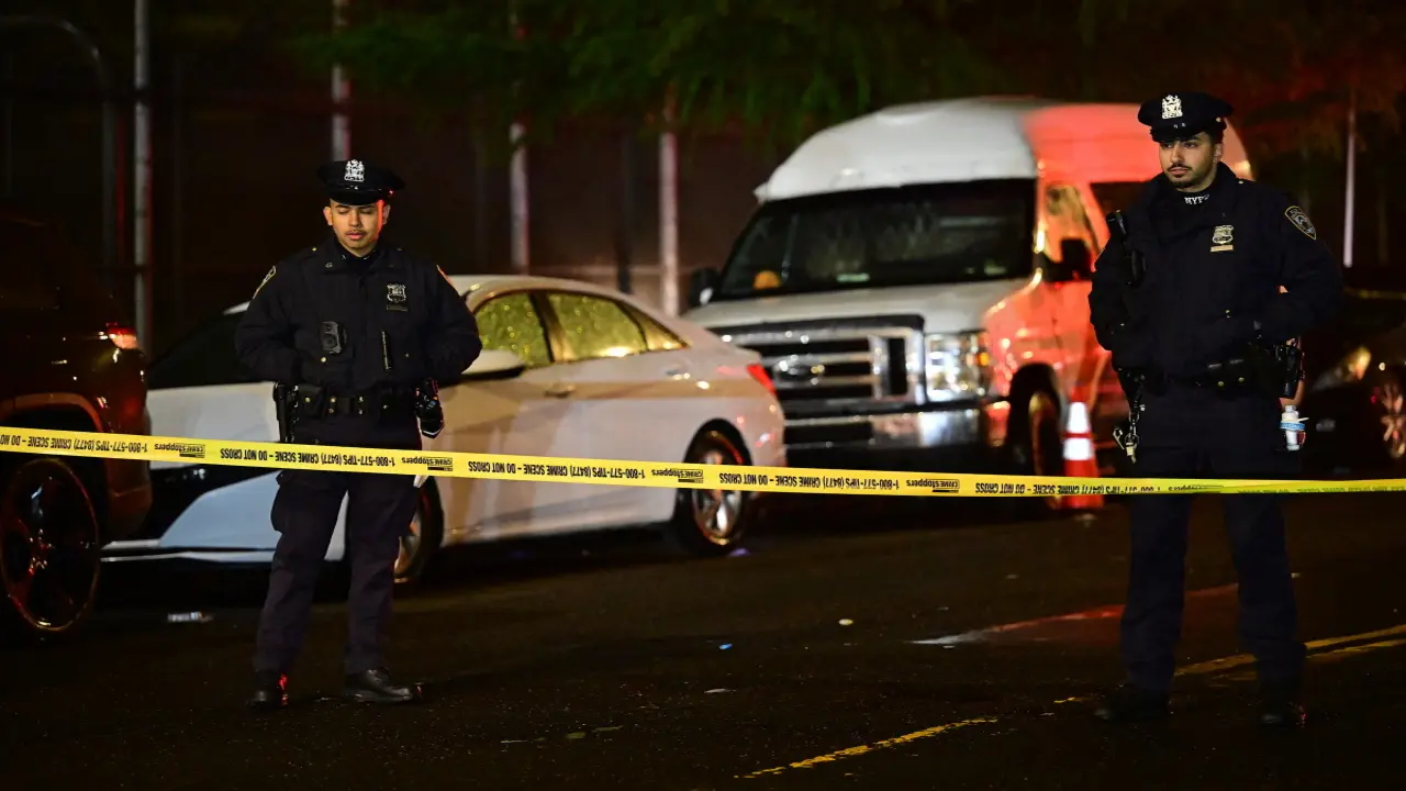 New York điều tra nhóm người bí ẩn chui lên từ ống cống