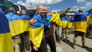 Nga - Ukraine trao đổi hàng trăm tù binh