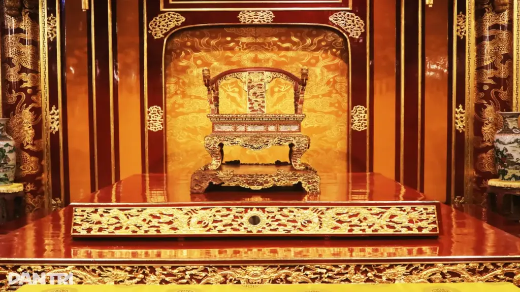 Ngai vua triều Nguyễn sắp được trưng bày trở lại sau hơn 1 năm bị phá hoại