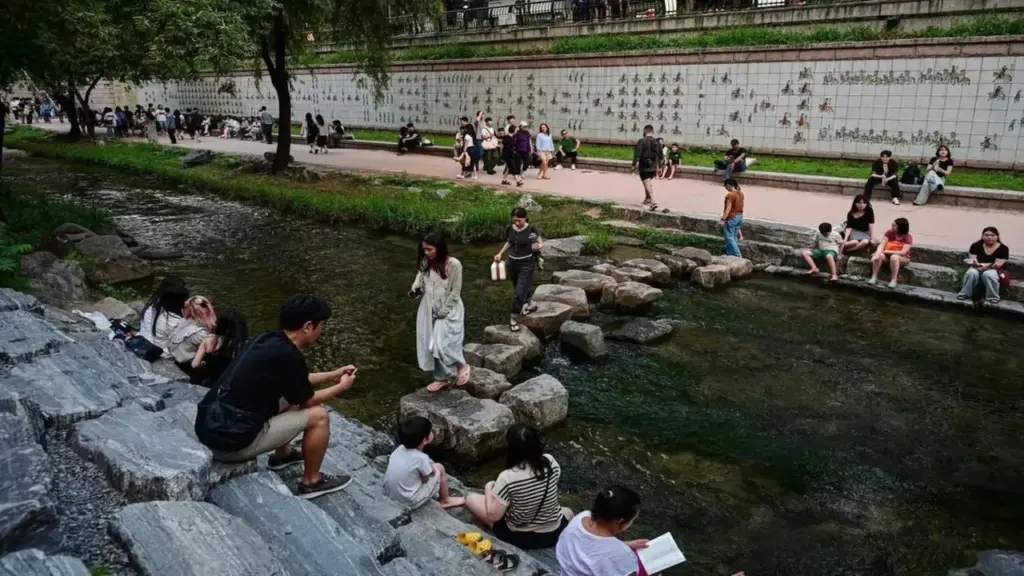 Ngày càng nhiều đàn ông Hàn Quốc ở nhà làm nội trợ