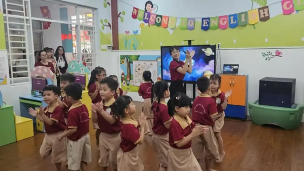 Nghề giáo viên mầm non ngày càng đòi hỏi cao