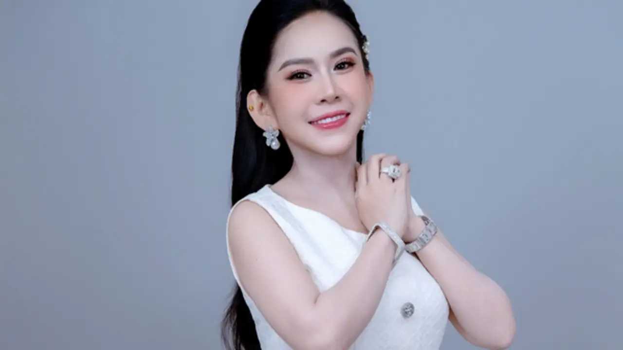 Nghệ sĩ cải lương Bình Tinh ở tuổi 40