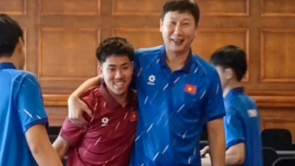 Ngô Đăng Khoa chia tay đội tuyển Việt Nam, HLV Kim Sang-sik tiếc nuối: Dàn nhập tịch còn những ai?