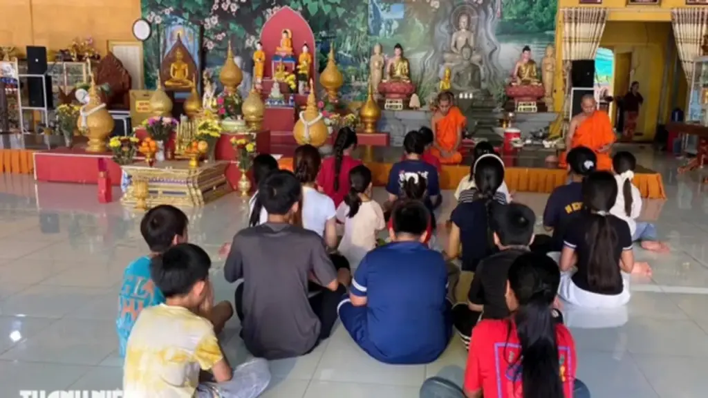 Ngôi chùa ở TP.HCM giữ tiếng mẹ đẻ cho trẻ em Khmer