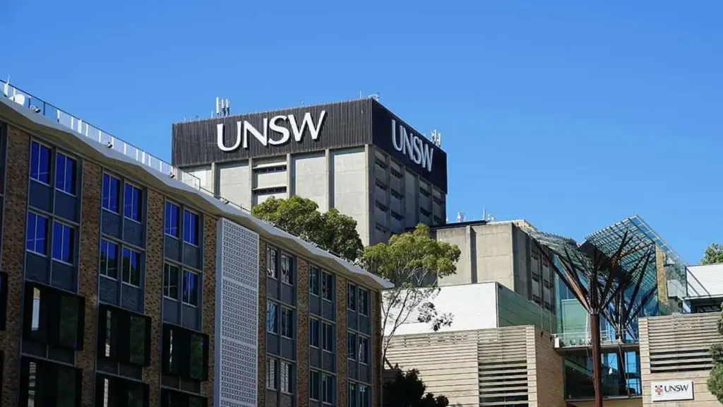 Ngôi đại học số 1 Australia đổi chủ