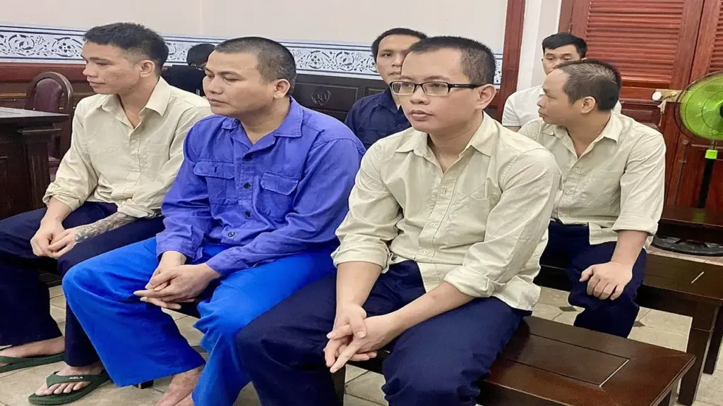 Người cầm đầu đường dây mua bán thận khóc nói 'có nỗi khổ riêng'