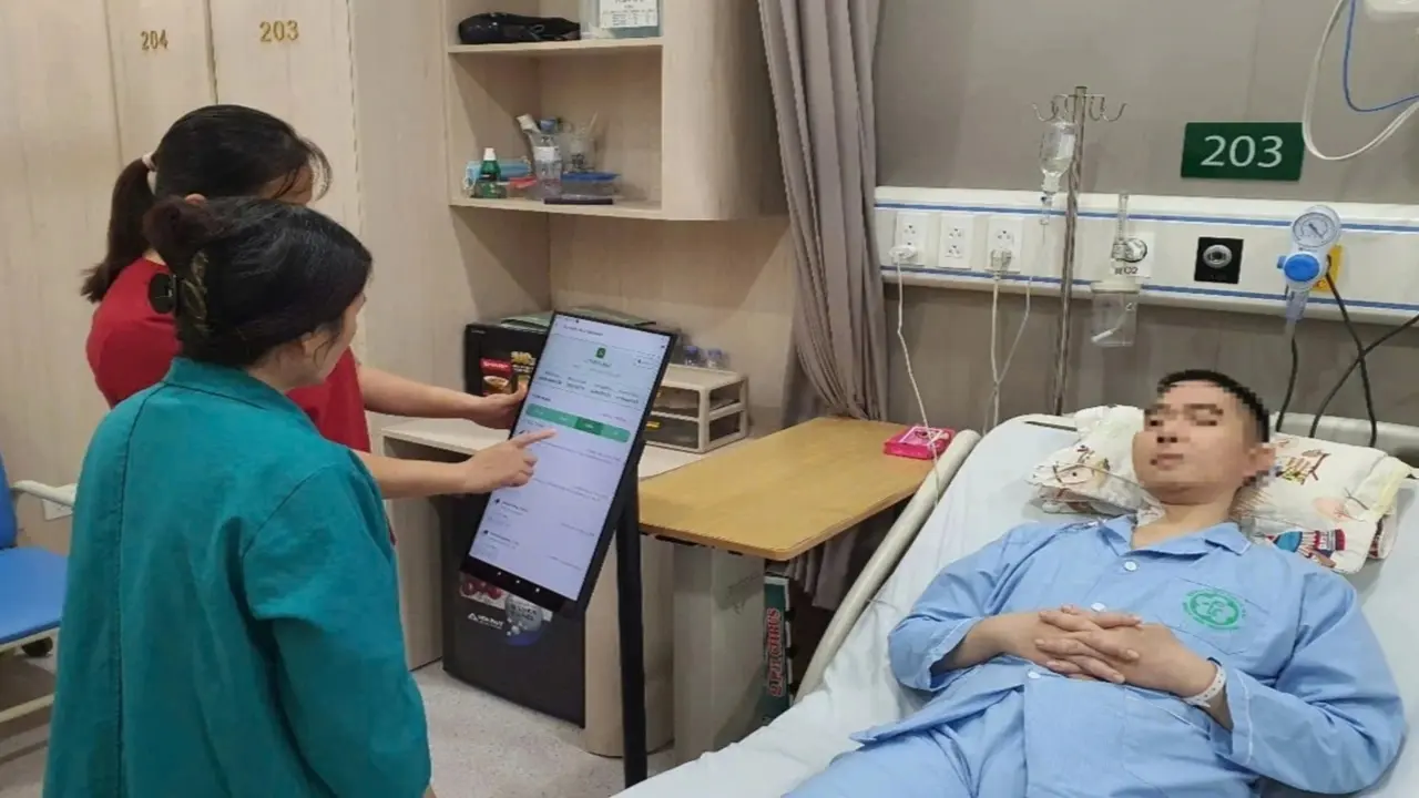 Người dân đi khám bệnh không cần mang theo giấy tờ