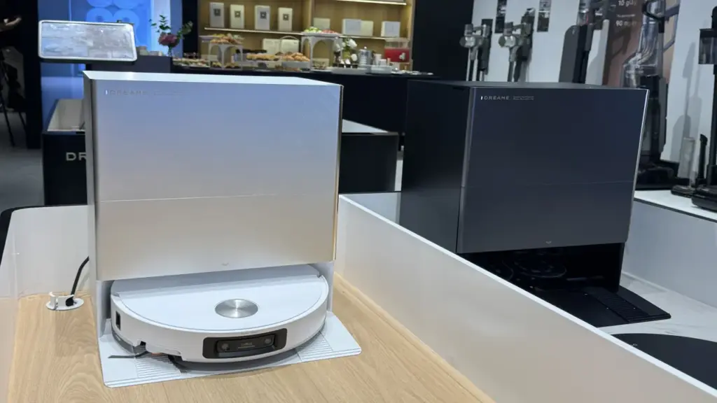 Người Việt chi hàng trăm tỷ đồng để mua robot hút bụi, máy lau nhà